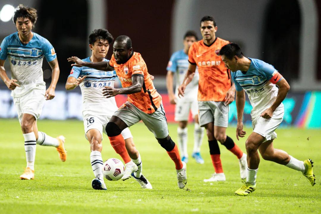 الاتحاد الدولي للاعبين والرابطة العالمية يهددان الفيفا بإجراءات قانونية بسبب كأس العالم للأندية 2025